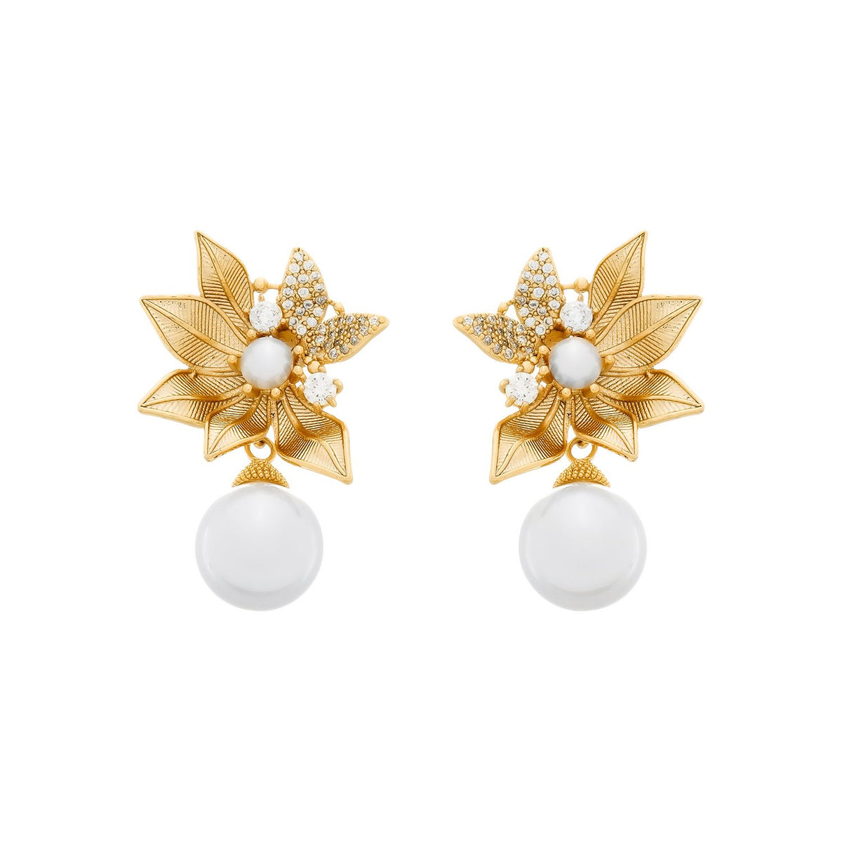 Brinco Dourado com Folhas em Zircônia e Pérolas